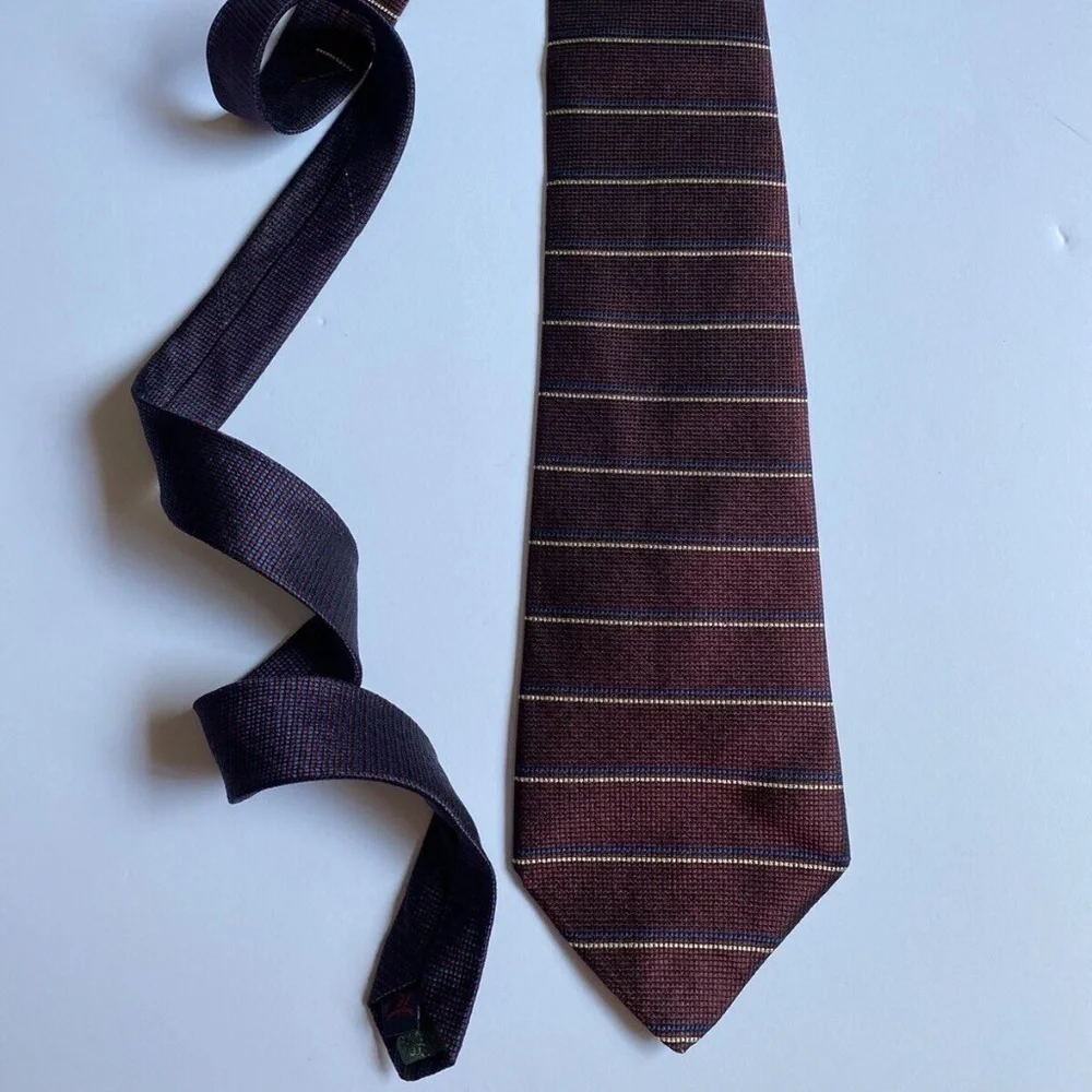 Tommy Hilfiger Men Tie 100% Silk Imported Fabric Made In The USA Burgundy Stripe